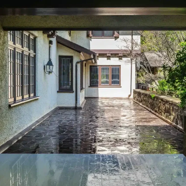 brownstone-veranda-1-full