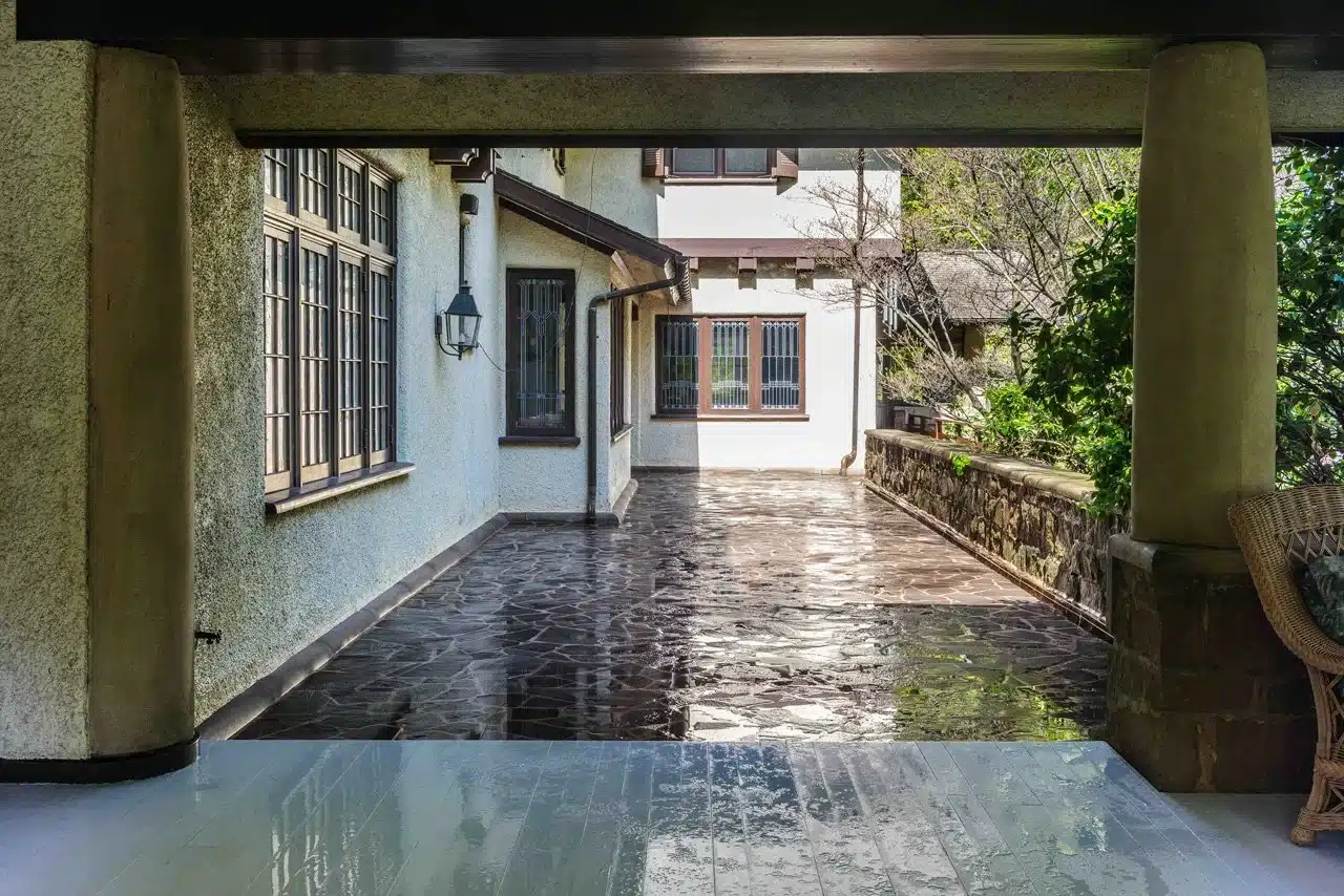 brownstone-veranda-1-full