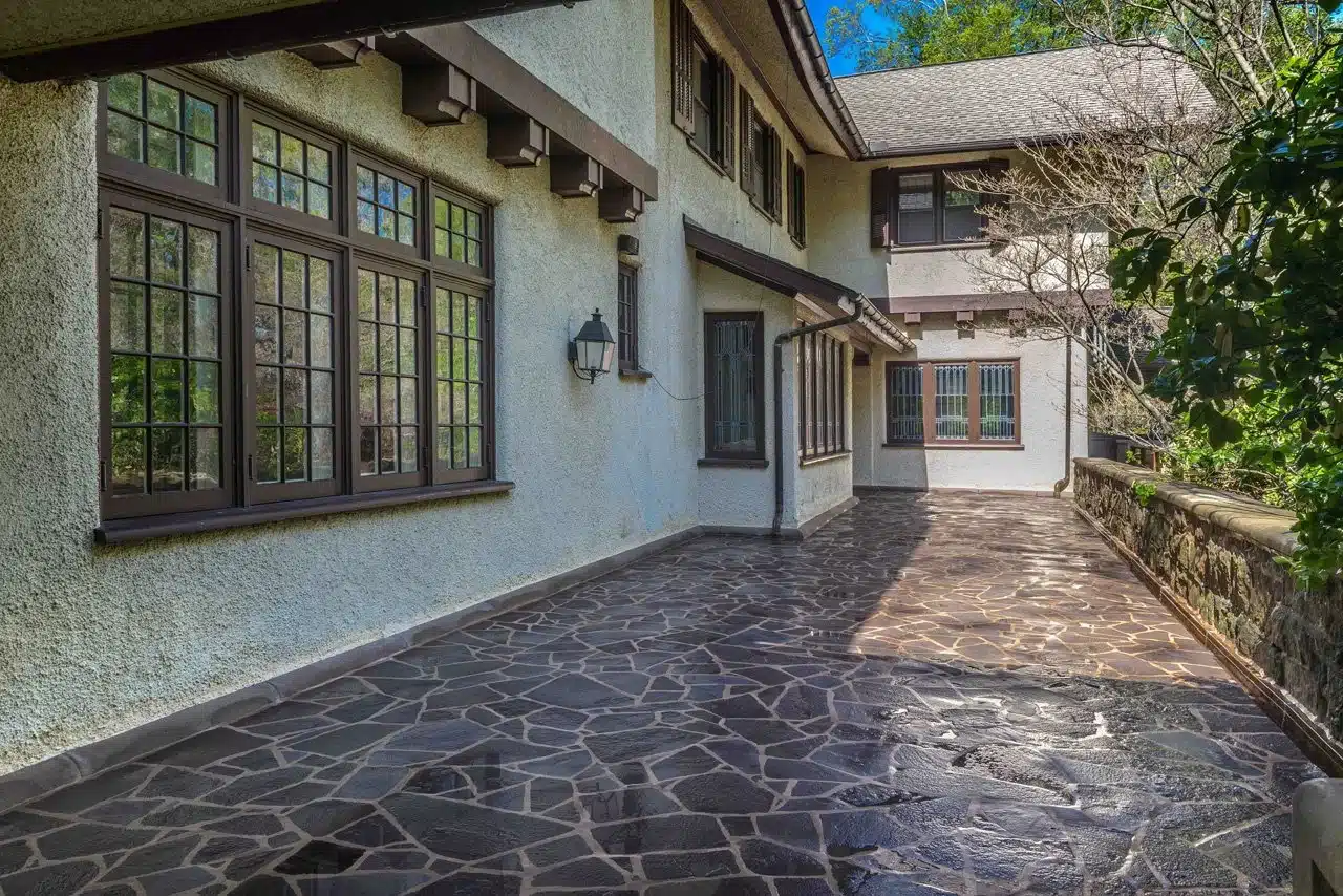 brownstone-veranda-3-full