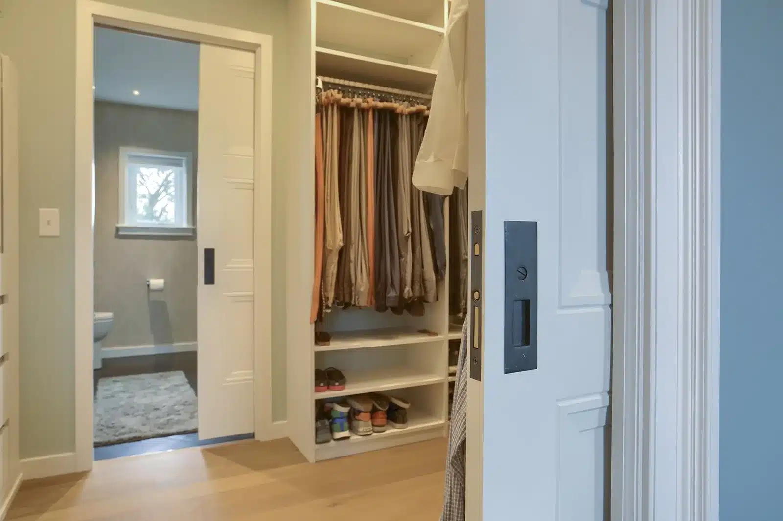 contemporary-primary-suite-29