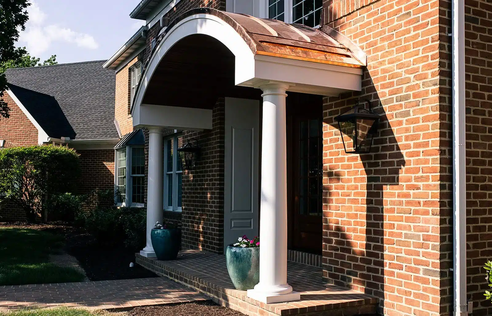 custom-arched-portico_0576