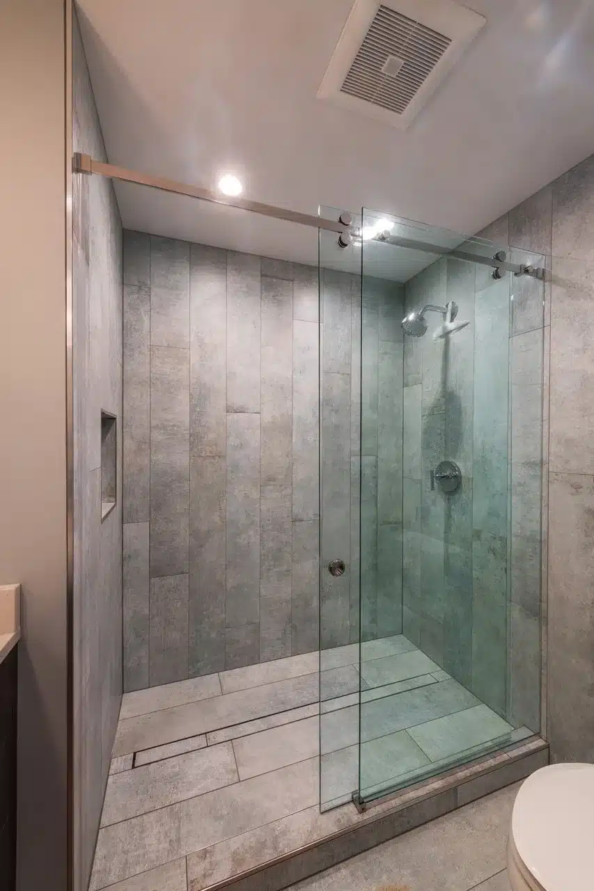midcent-house-reno-bath-2-full