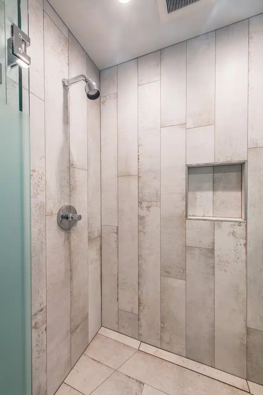 midcent-house-reno-bath-5-full