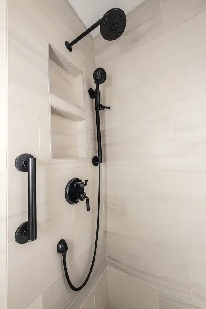 neutral-bathroom_8505876